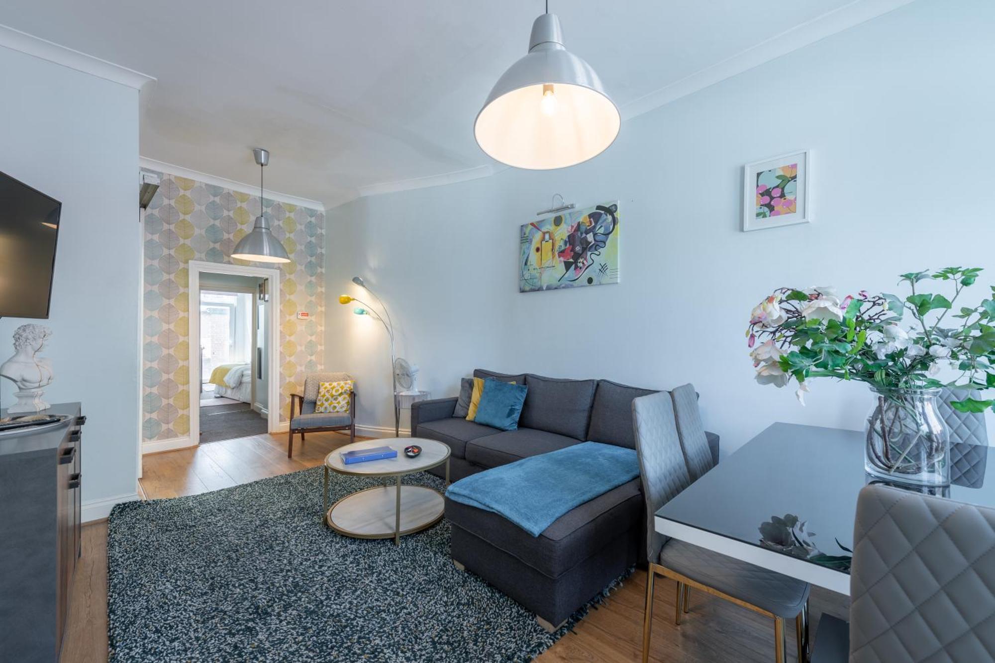 Spacious Comfy 2Br Flat ลอนดอน ภายนอก รูปภาพ