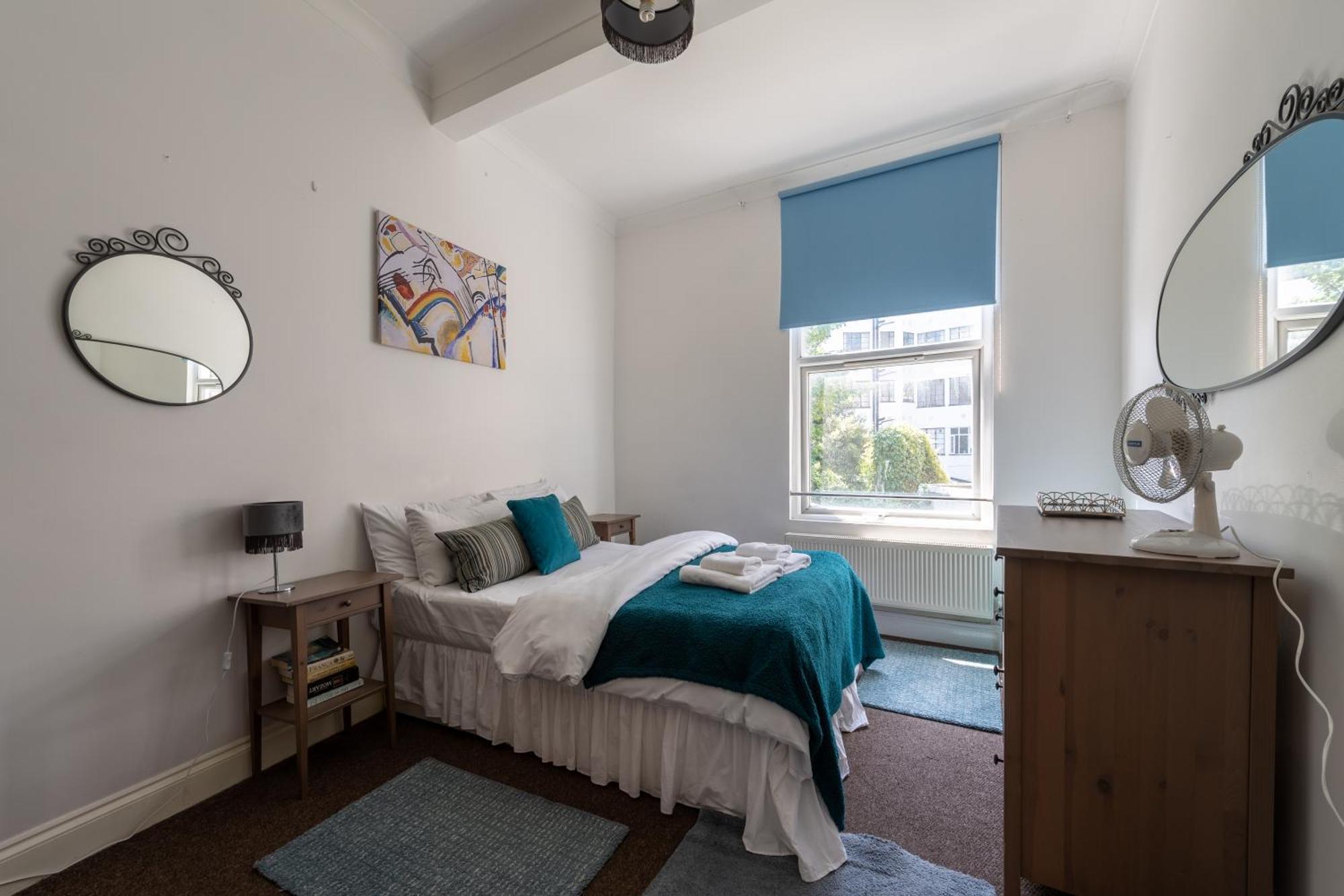 Spacious Comfy 2Br Flat ลอนดอน ภายนอก รูปภาพ