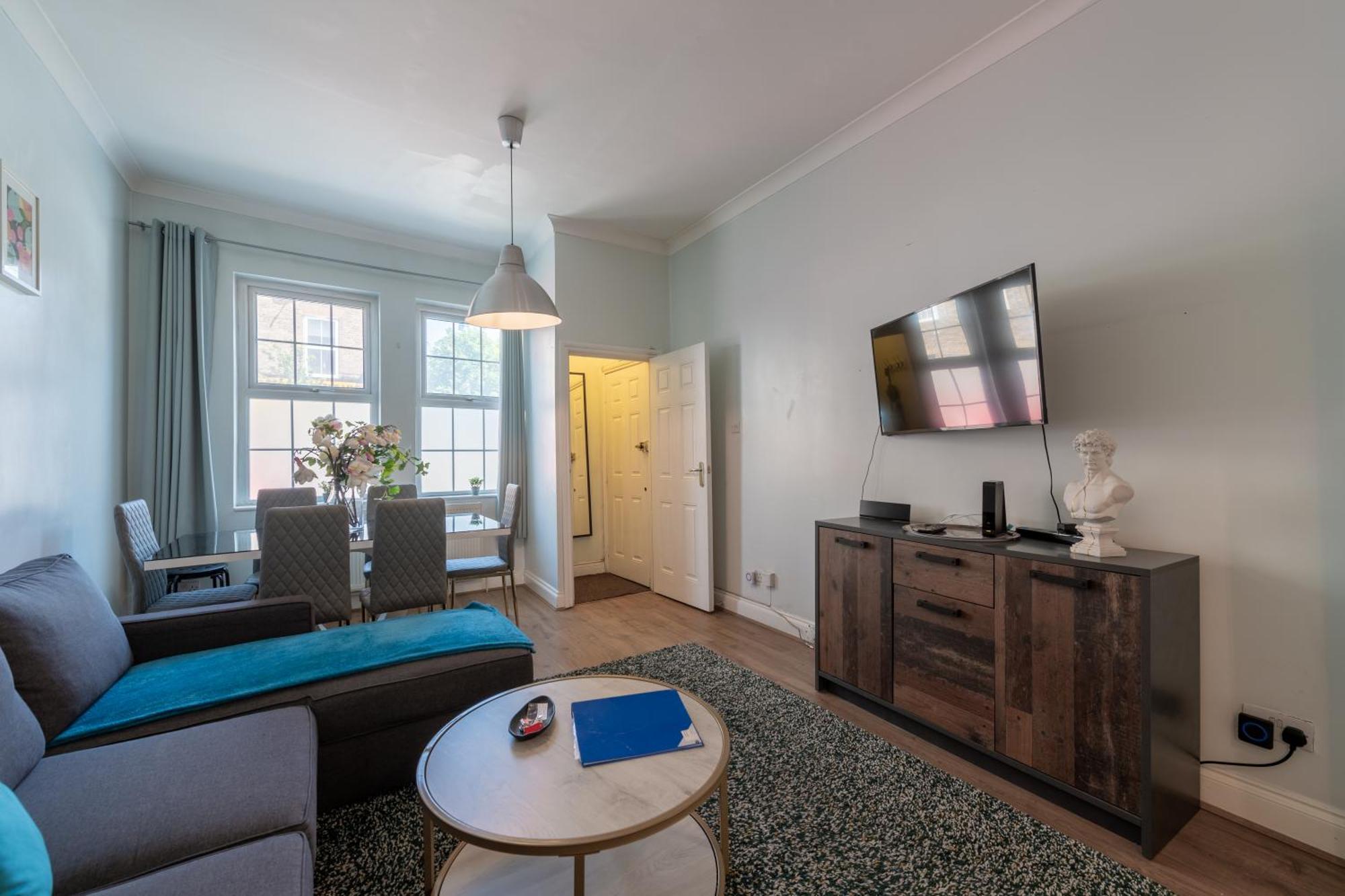 Spacious Comfy 2Br Flat ลอนดอน ภายนอก รูปภาพ